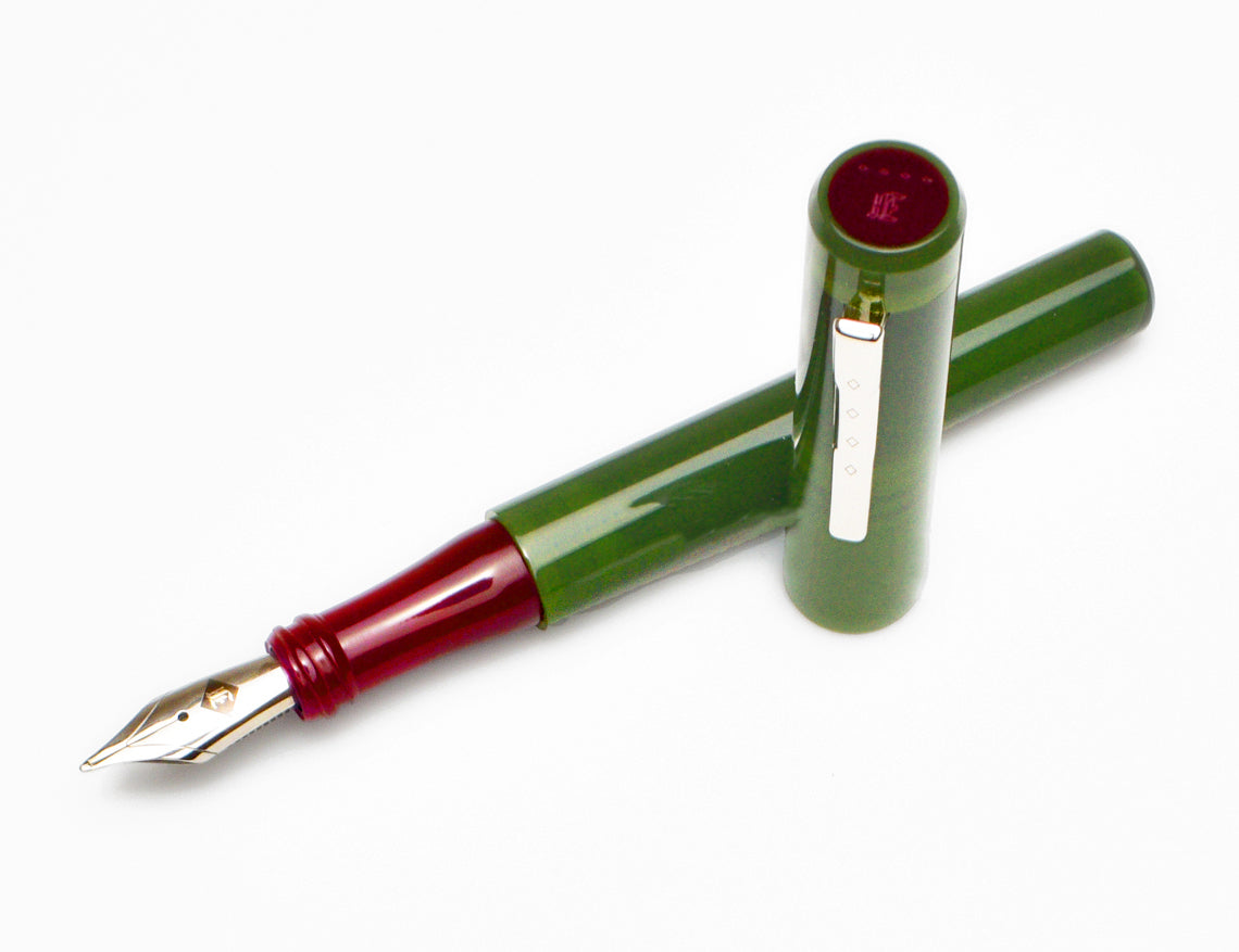 インテリジェンヌ Model 03 Iterum Fountain Pen - Jade Sweet Maroon – Franklin-Christoph