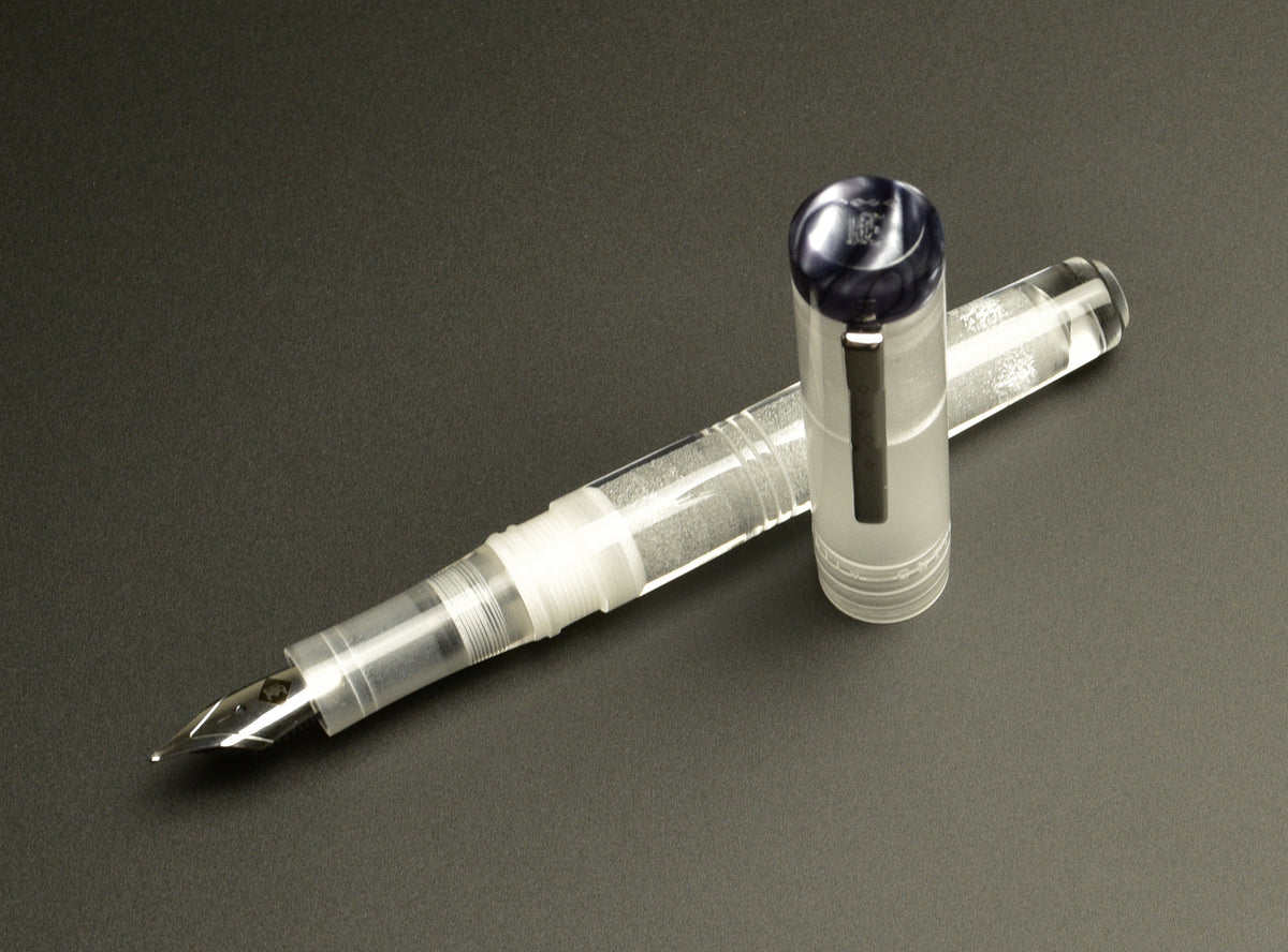 フランクリン・クリストフ 31 オムニス・エメラルド Model 31 Omnis Fountain Pen - Smoke & Ice – Franklin-Christoph