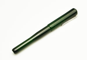 Model 02 Intrinsic Fountain Pen - Solid Emerald