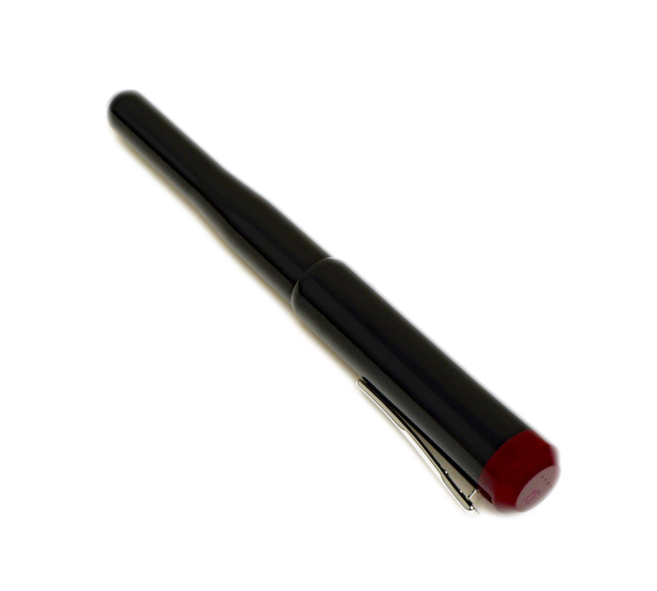 Model 02 Intrinsic Fountain Pen - Black & Sweet Maroon
