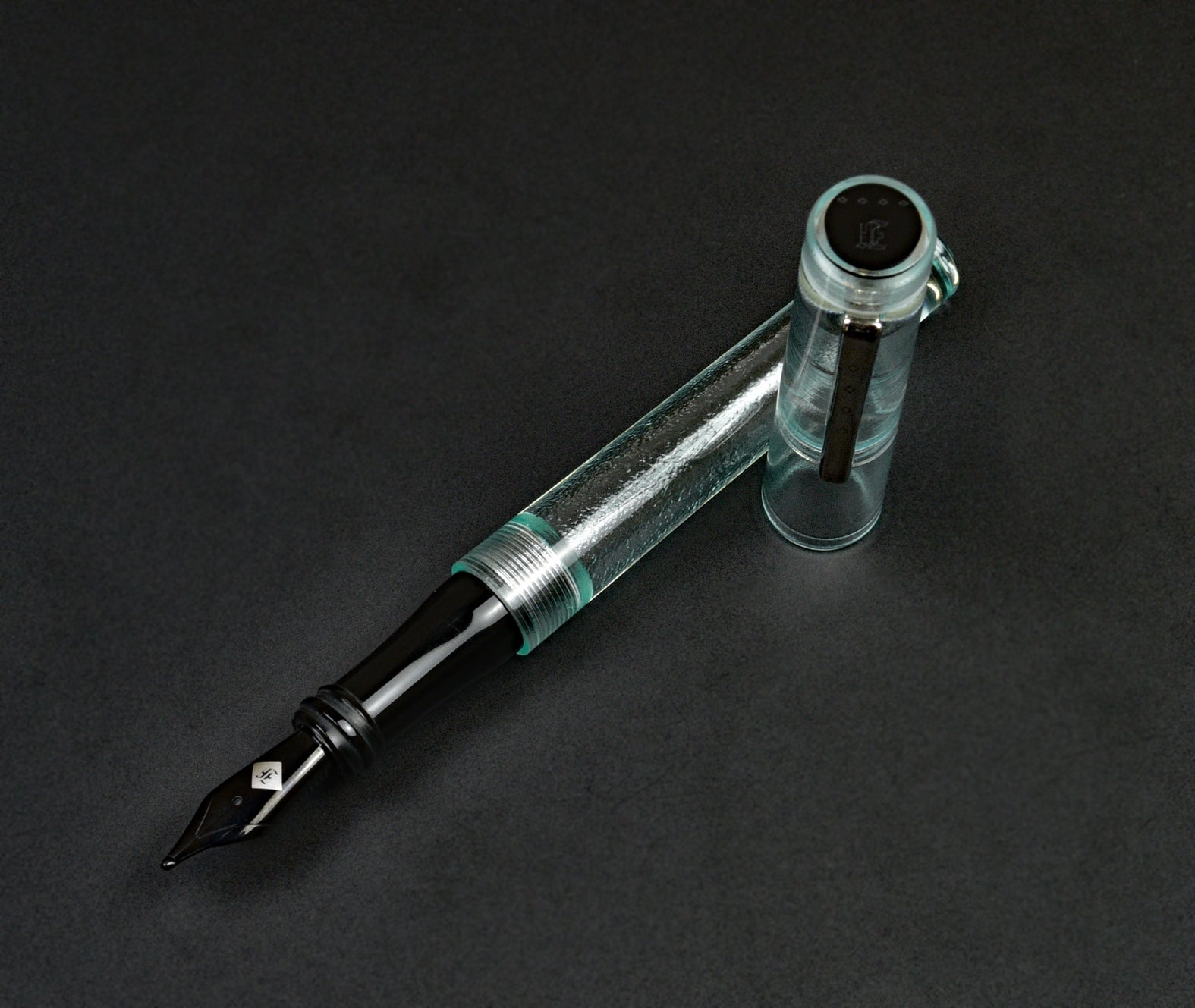 Model 03 Iterum Fountain Pen - Antique Glass & Onyx – Franklin