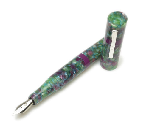 Model 19 Fountain Pen - Scottish Heather Plum