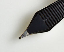 Load image into Gallery viewer, Chen - Medium Cursive Italic HPSteel #6 Nib Unit
