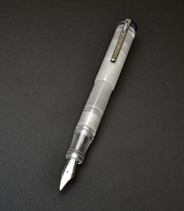 Model 20p Fountain Pen - Smoke & Ice