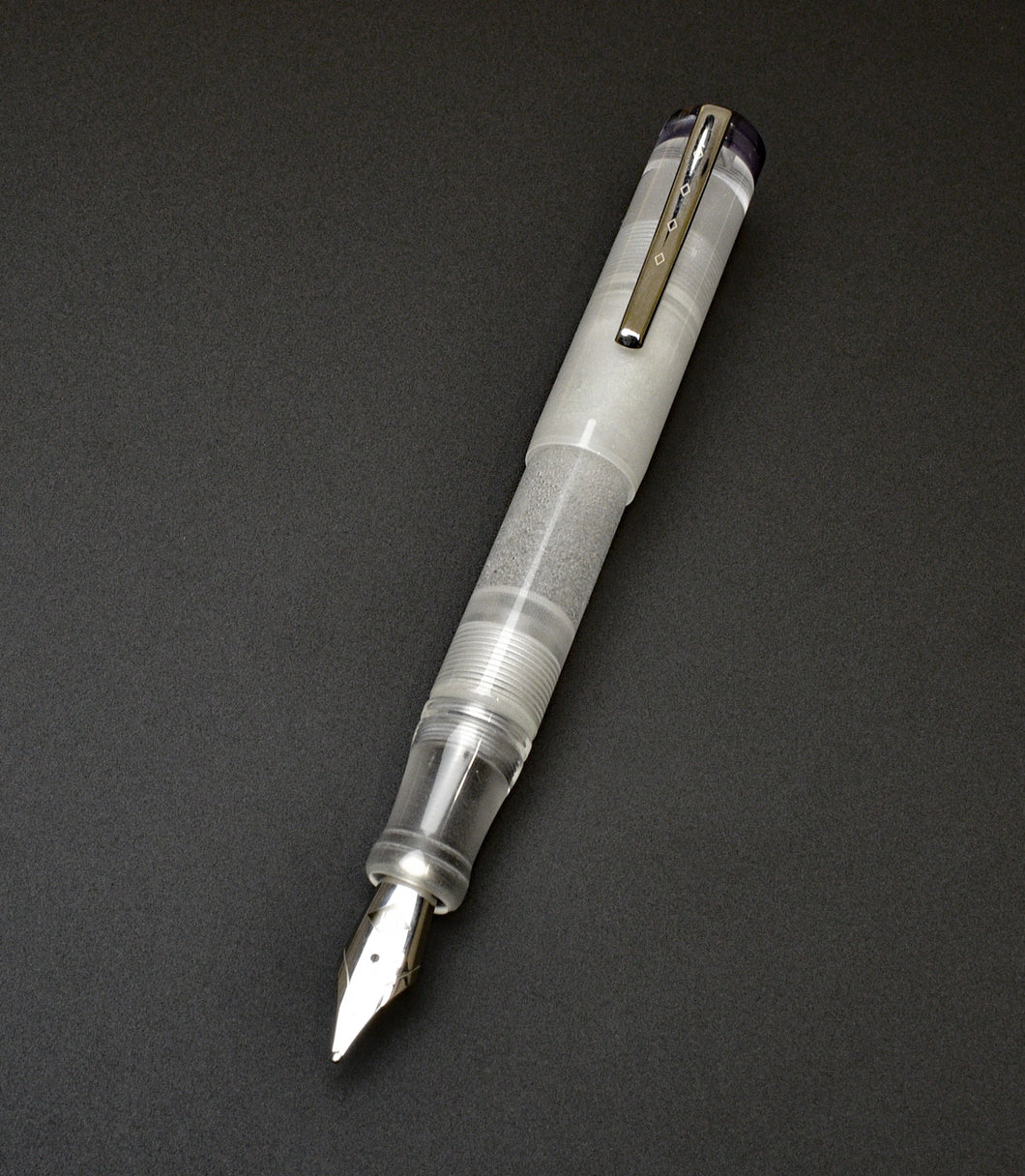 Model 20p Fountain Pen - Smoke & Ice