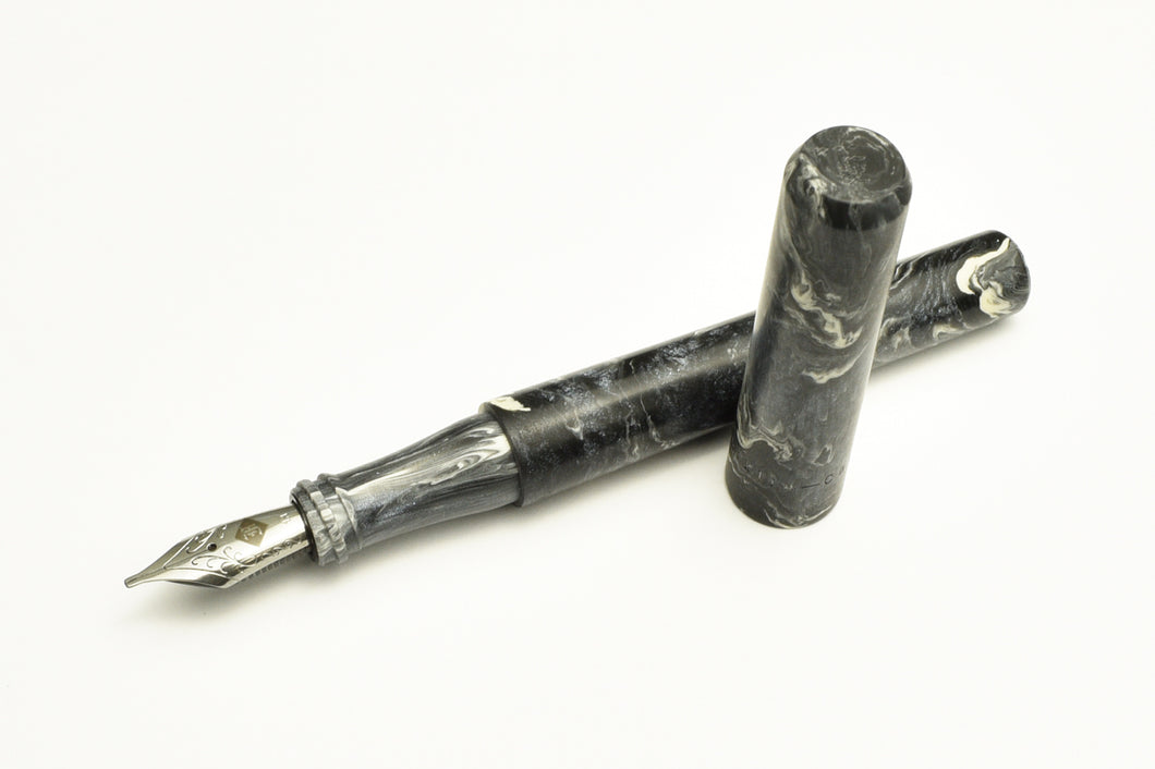 Model 03 Modified Fountain Pen - matte Charcoal and Creme SE
