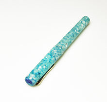 Load image into Gallery viewer, Model 03 Iterum Fountain Pen - Turqish Crush Orchid SE