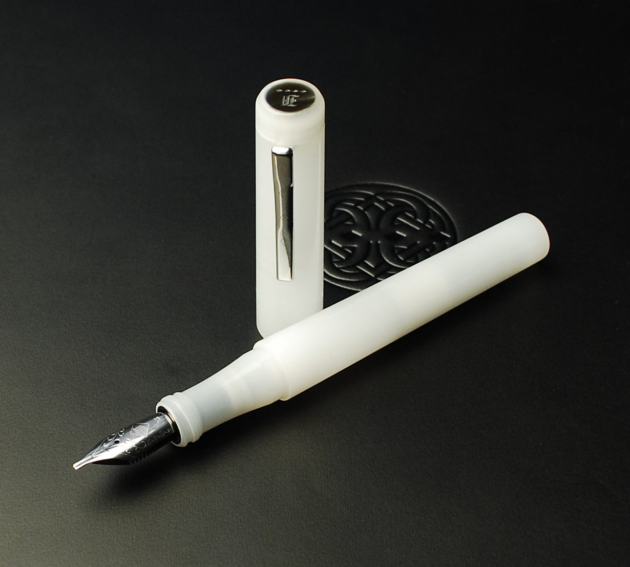 Model 03 Iterum Fountain Pen - Ghost & Smoke – Franklin-Christoph