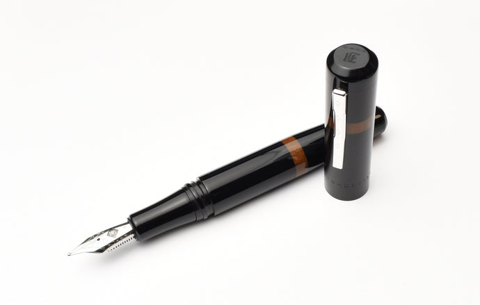Model 19 Fountain Pen - Black & King's Gold
