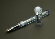 Load image into Gallery viewer, Model 31 Omnis Fountain Pen - Arctic Ice SE