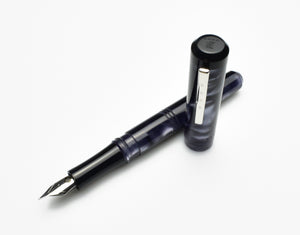 Model 31 Omnis Fountain Pen - Black Smoke