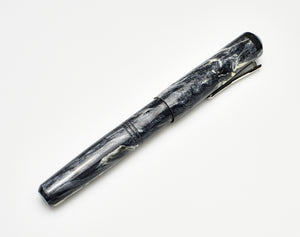 Model 31 Omnis Fountain Pen - Charcoal & Creme' SE