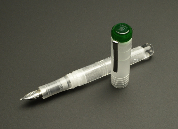 Model 31 Omnis Fountain Pen - Emerald & Ice