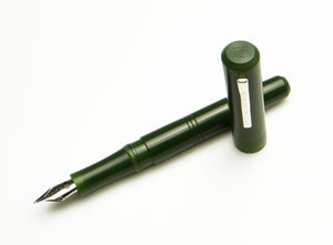 Model 31 Omnis Fountain Pen - Vintage Green matte