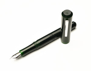 Model 31 Omnis Fountain Pen - Emerald