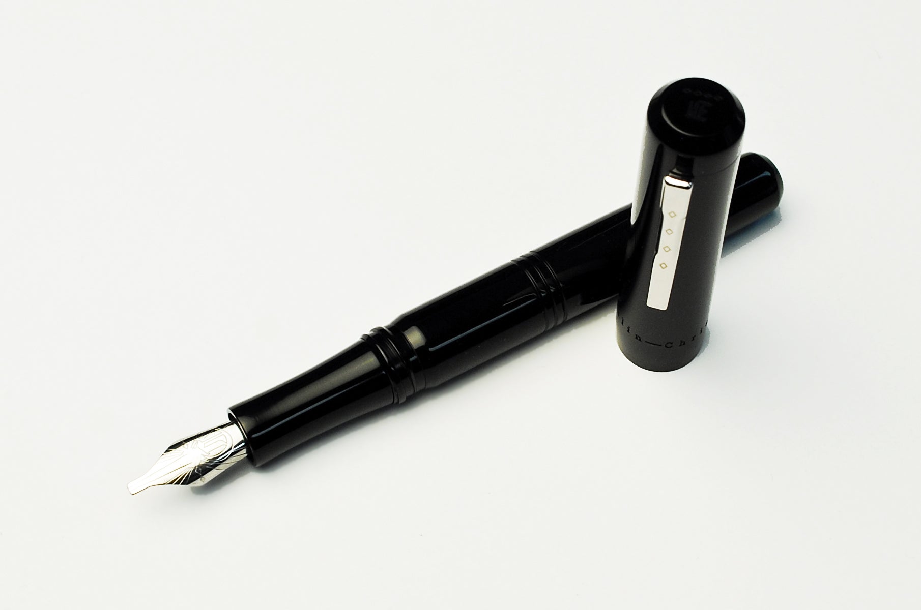 31_solid_black.jpg?v=1556223272