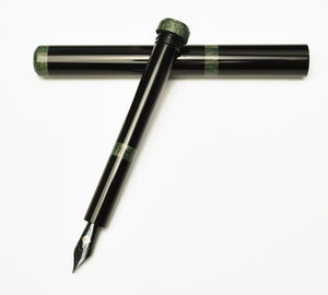 Model 33 Abditus Fountain Pen - Black & Diamondcast Green