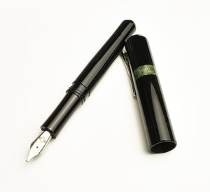 Model 40 Panther Fountain Pen - Black & Diamondcast Green