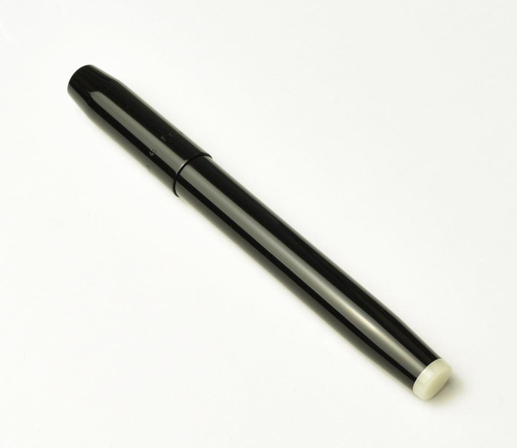 Model 45XL Fountain Pen- Black & Creme'