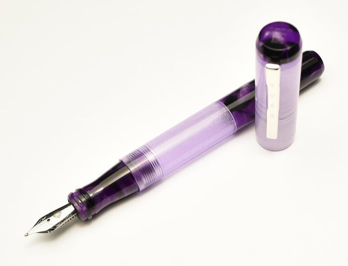 Model 55 Pentium Fountain Pen - Lavender & Purpuratum