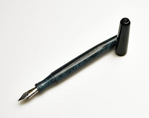 Model 66 Stabilis Fountain Pen - Diamondcast Blue SE