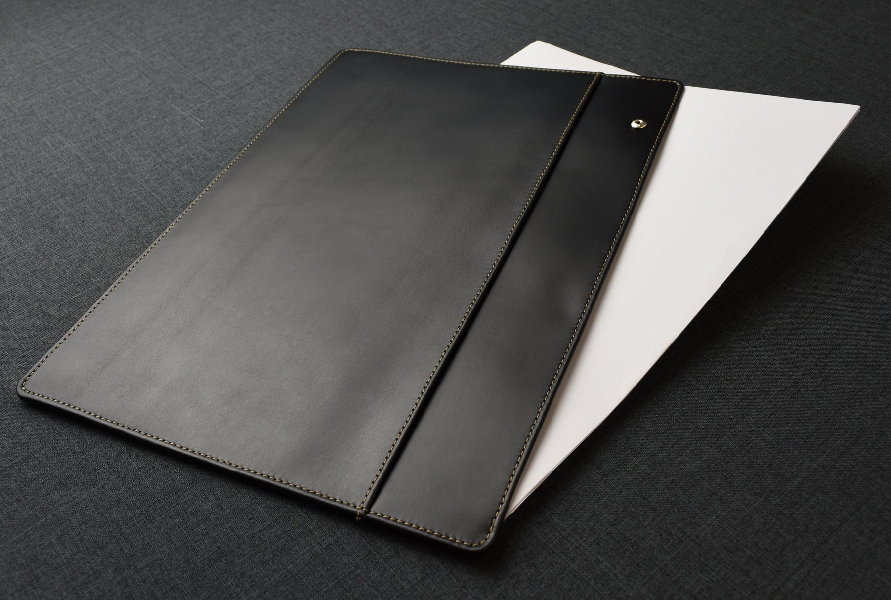 Karu Konkurrere Inspirere Document Folder - Black Leather – Franklin-Christoph