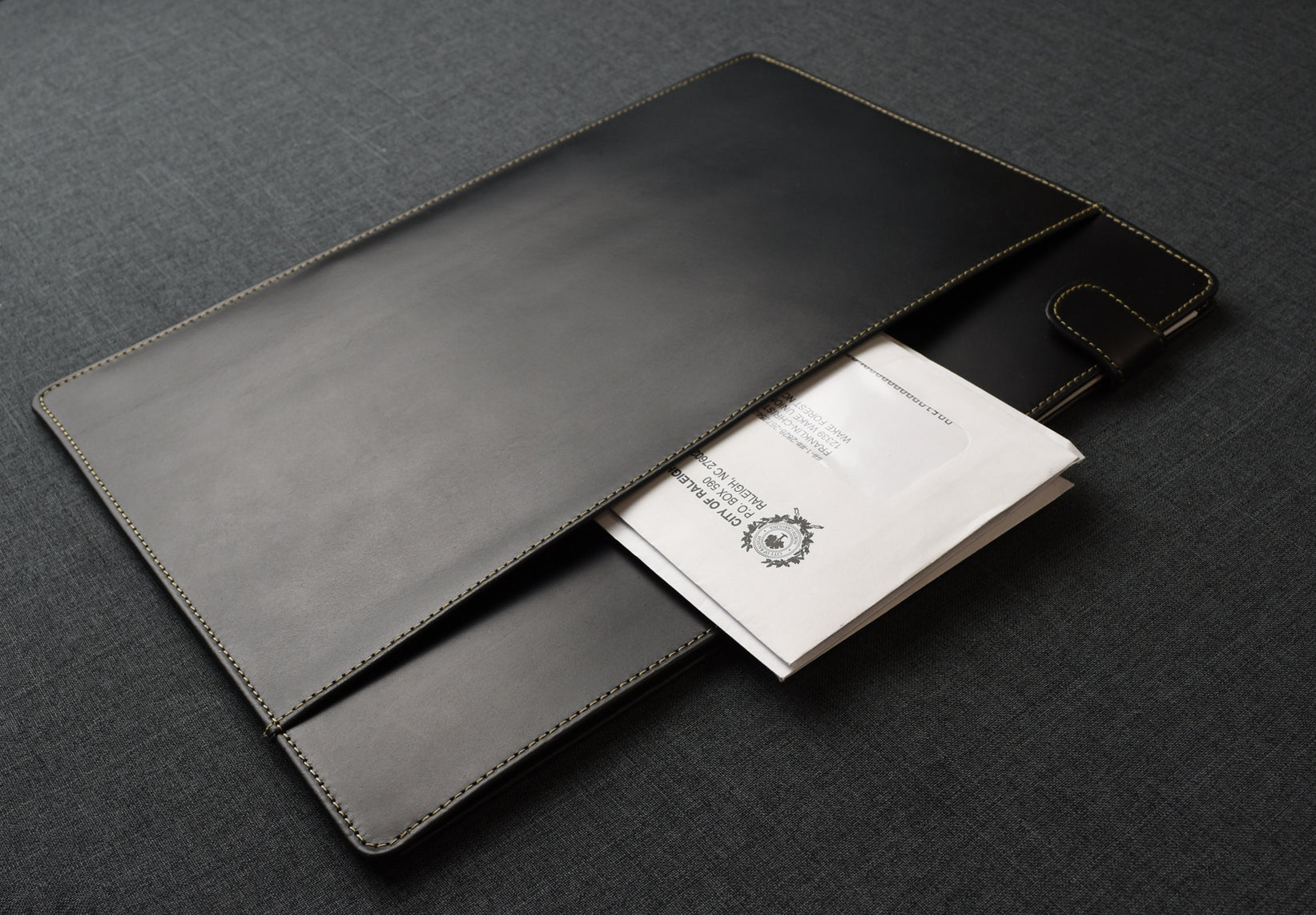 Karu Konkurrere Inspirere Document Folder - Black Leather – Franklin-Christoph
