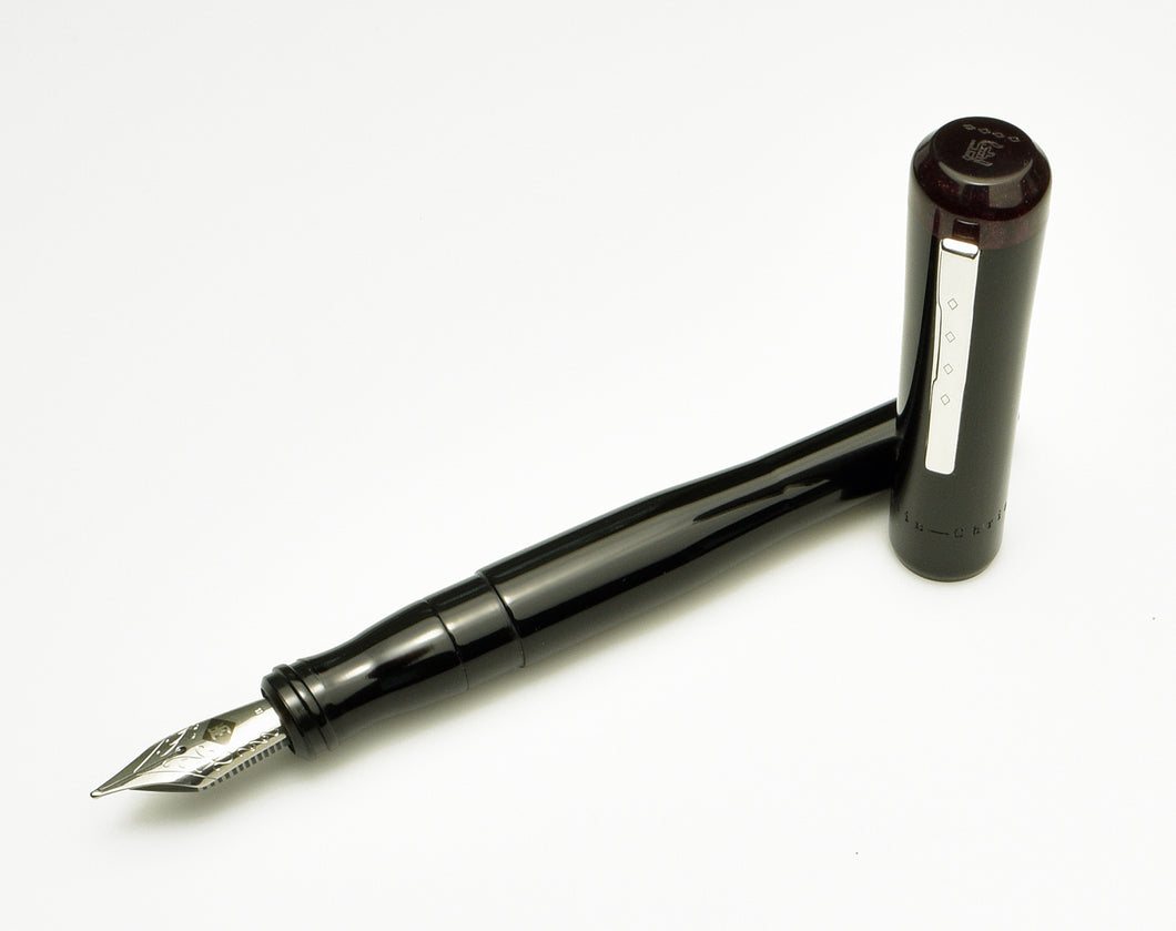Model 02 Intrinsic Fountain Pen - Black & Cinnamaroon