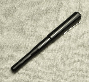 Model 02 Intrinsic Fountain Pen - Solid Black