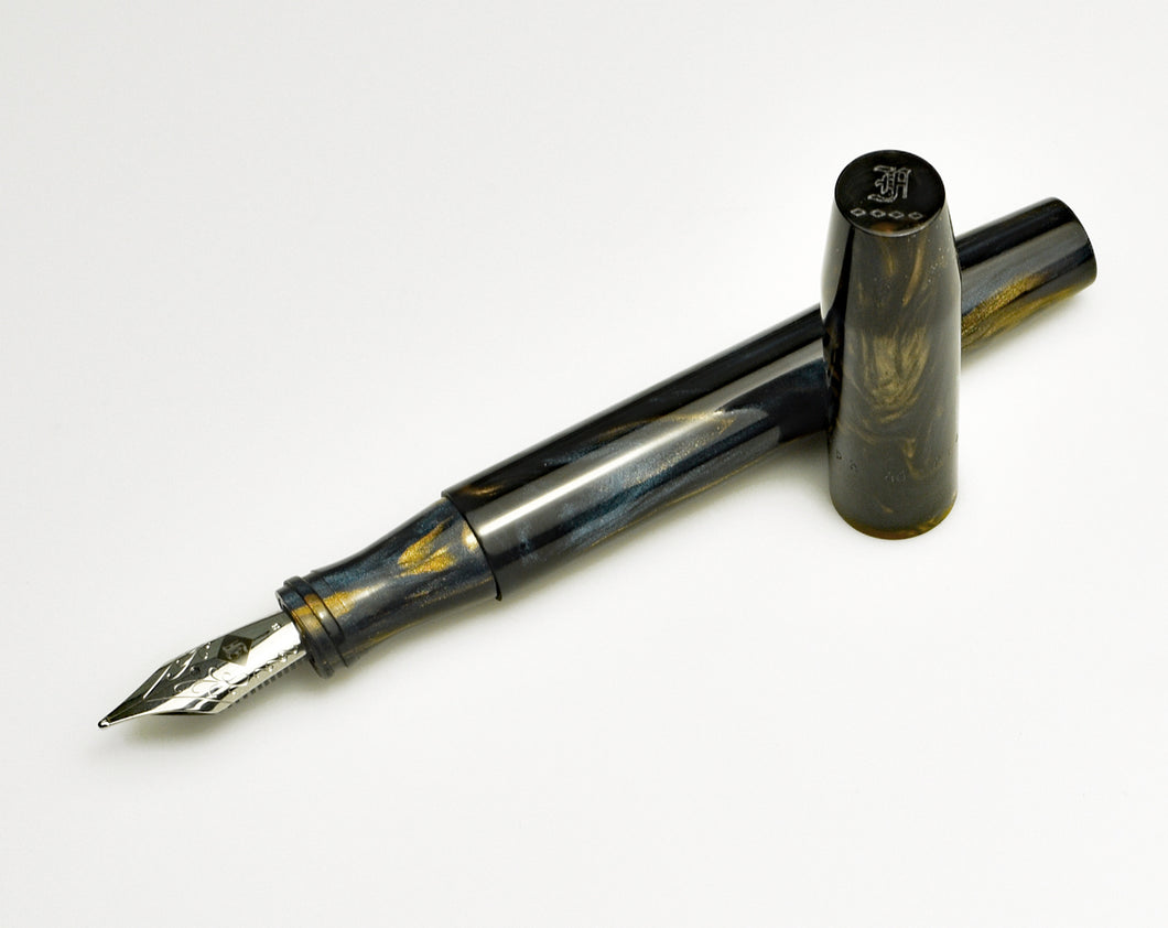 Model 46 Fountain Pen - Blue-Gold SE