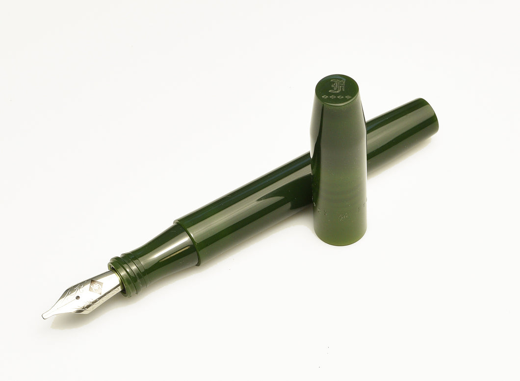 Model 46 Fountain Pen - Vintage Green