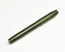 Load image into Gallery viewer, Model 46 Fountain Pen - Vintage Green