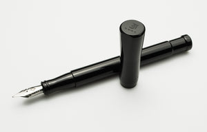 Model 50 Grandis Fountain Pen - Solid Black