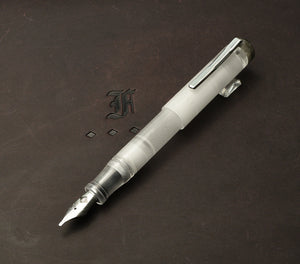 Model 20p Fountain Pen - Smoke & Ice