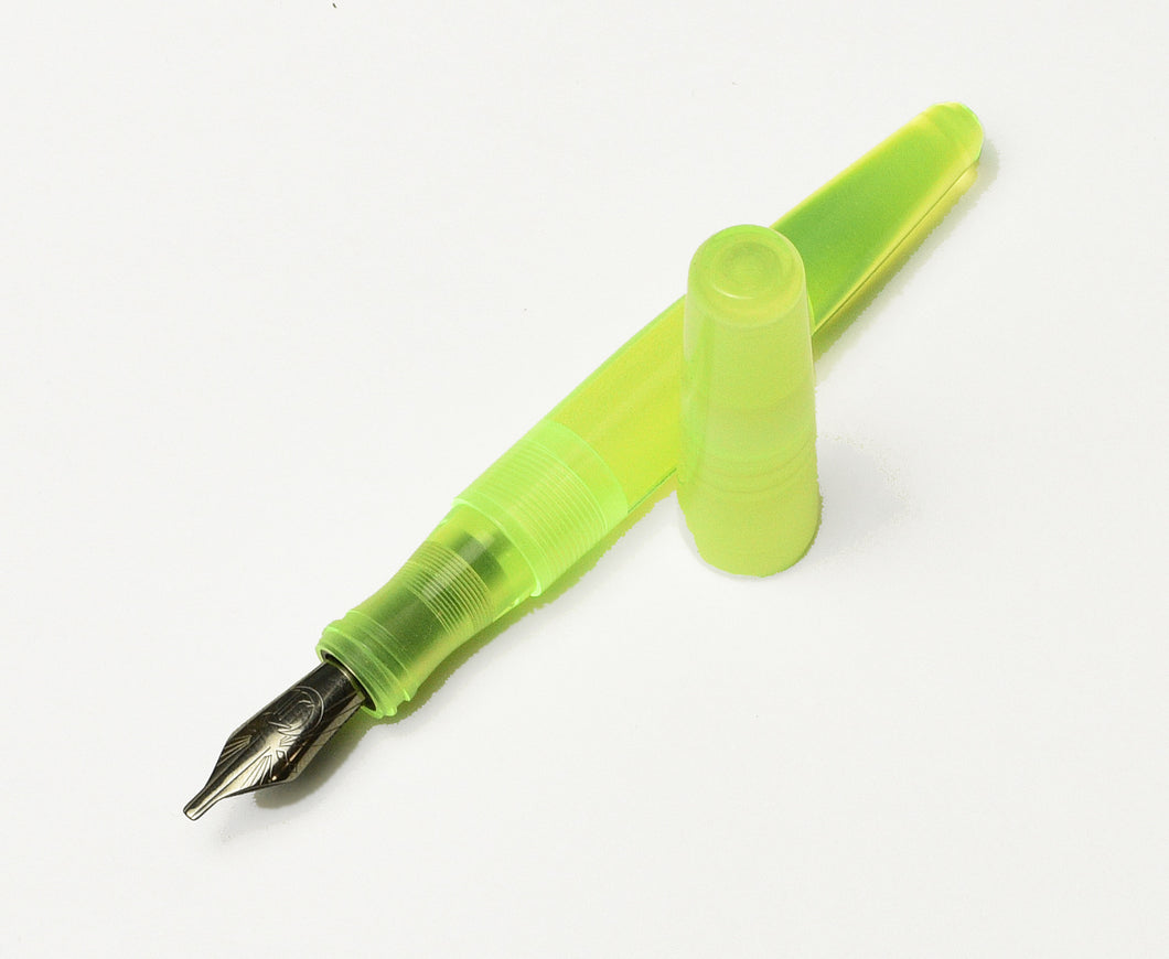 pocket 66 Fountain Pen - Nuclear Green